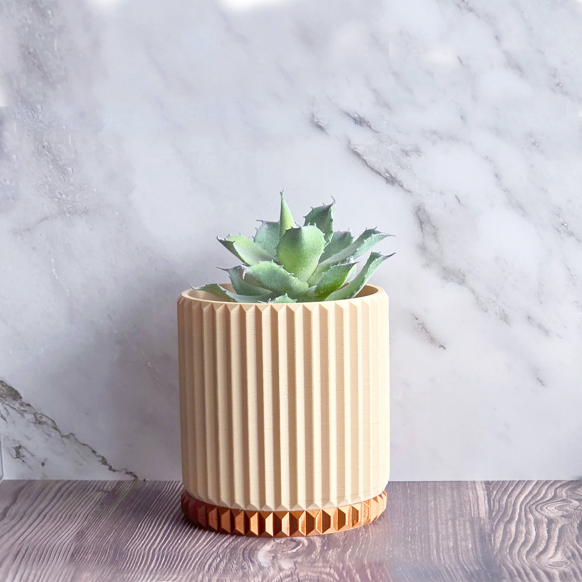 Merry - Ribbed Modern Planter